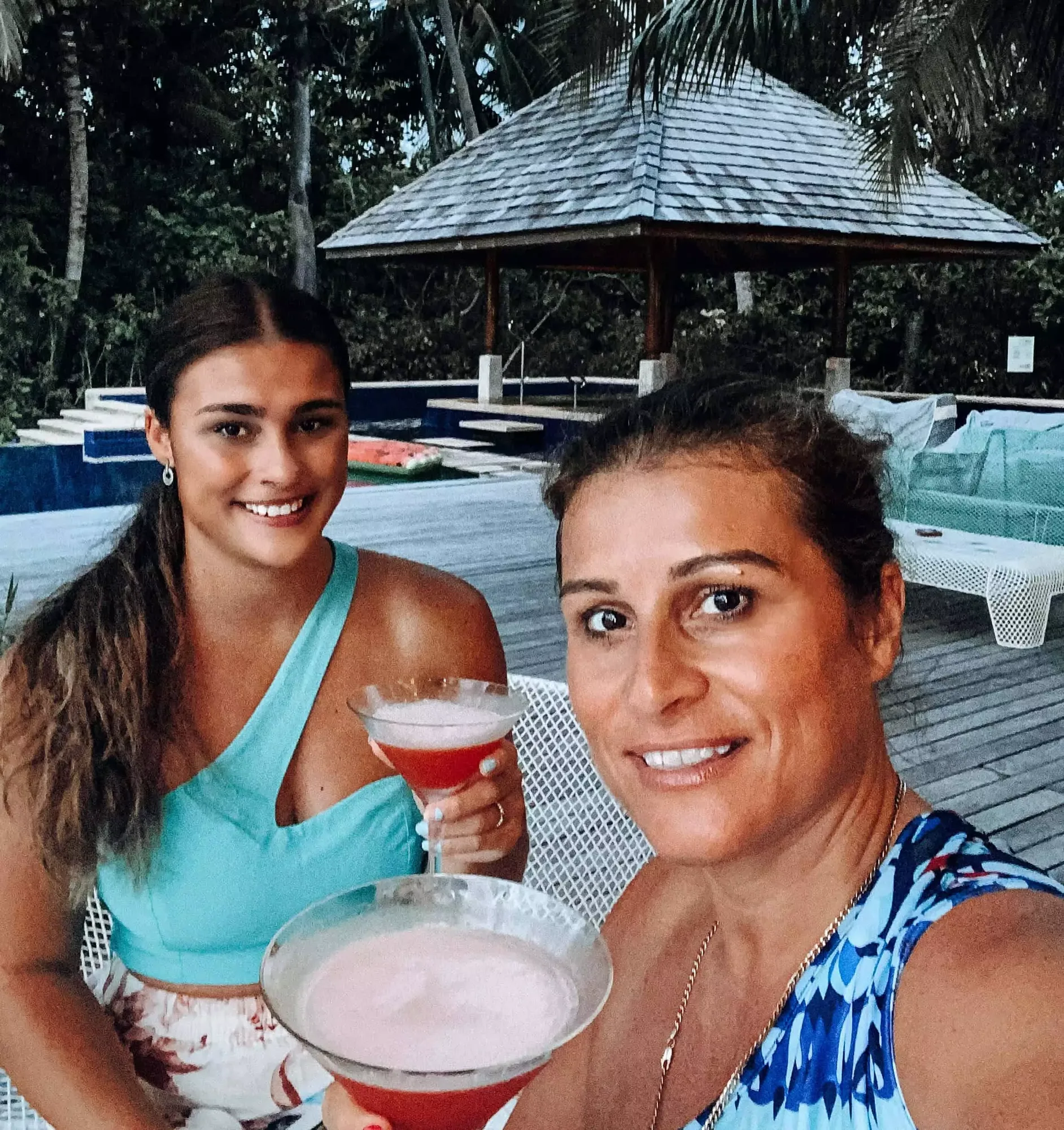 wet bar w hotel