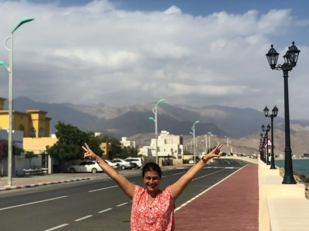 border of dubai and oman
