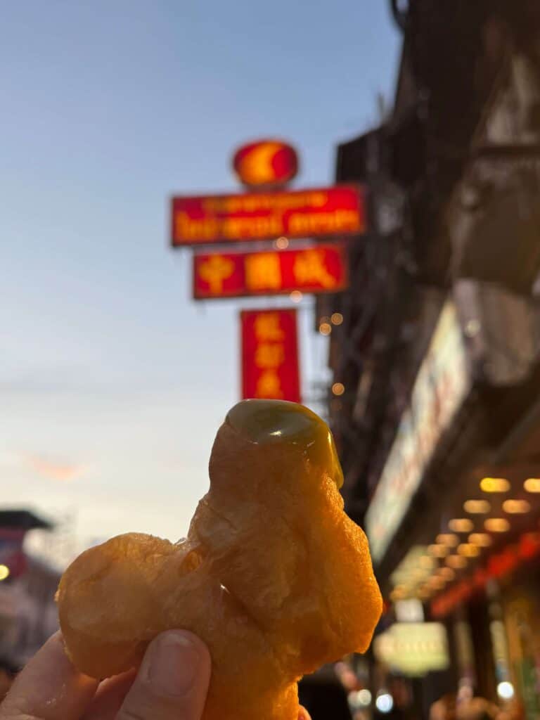 exploring Chinatown 