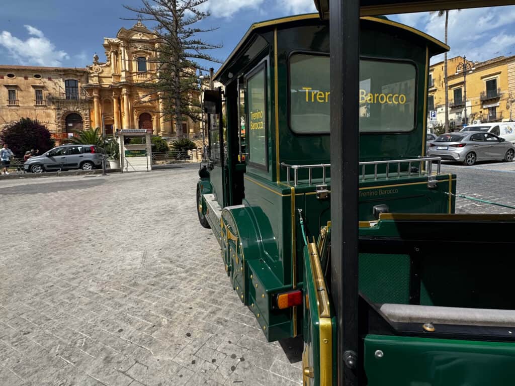 mini train Noto