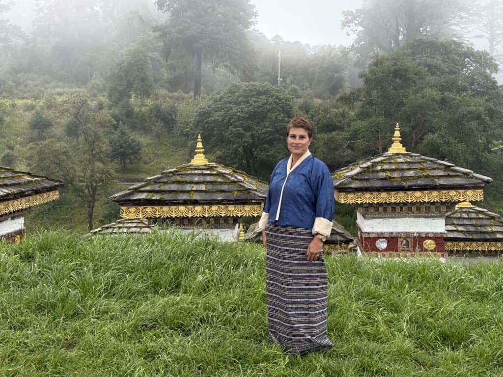 Bhutan, Bhutan clothing, kiras
