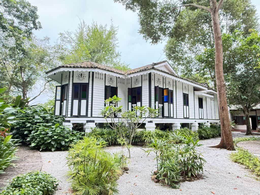 resort houses, authentic heritage houses, temple tree resort