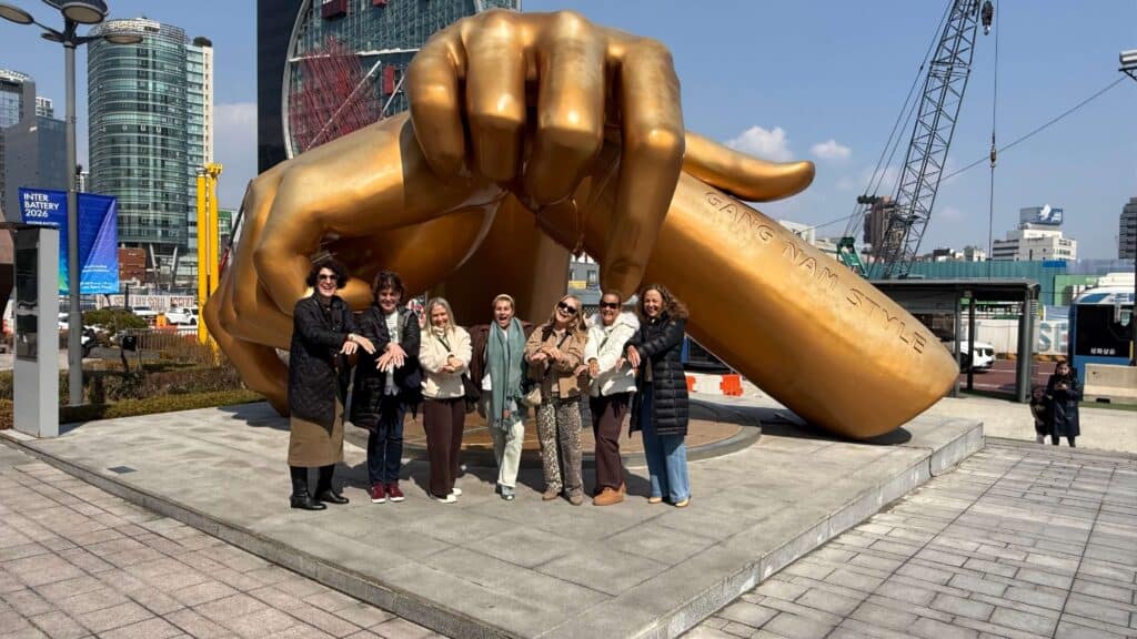 Gangnam, gangnam statue, standing in front of COEX mall