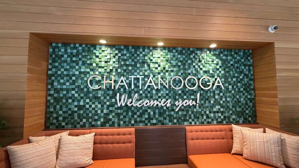 caption by hyatt chattanooga downtown, downtown chattanooga, chattanooga sign
