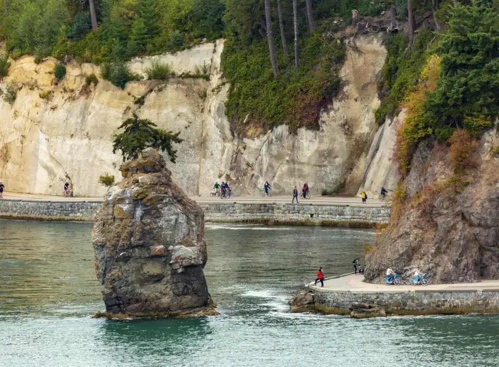 stanley park seawall, stanley park vancouver, canada