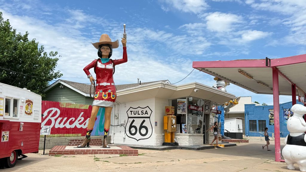tulsa route 66, land of the giants tulsa, vintage signs tulsa