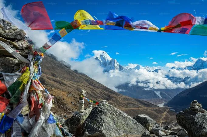 hiking nepal